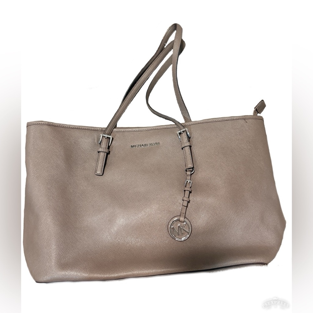 Michael Kors Jet Set Travel Saffiano leather tote bag